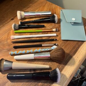 Bundle of Makeup Brushes